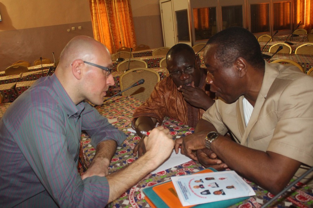 Mr Stefano en entretien avec le Sec. National adjoint du PNMLS et du Directeur-Pays de l'ONUSIDA