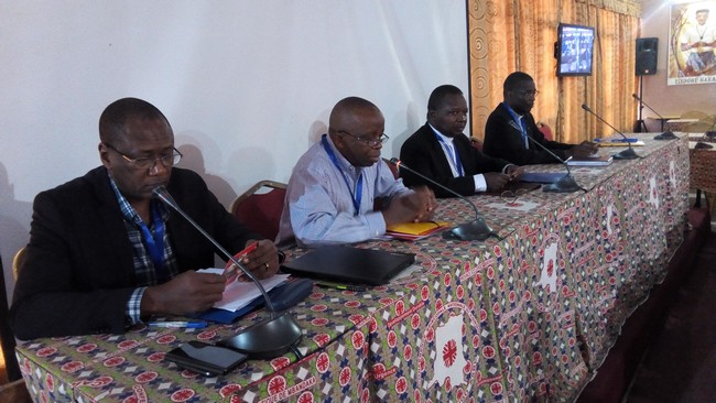 De g.à dr., Mr Albert Mashika, Mgr Cibambo, Mgr Utembi, Abbé Badidike à l'ouverture de l'atelier