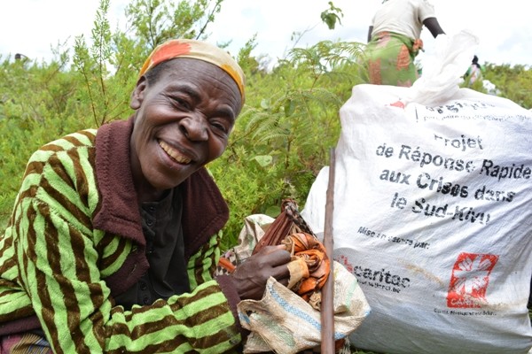 Une-vieille-maman-fier-de-laide-reue-90d