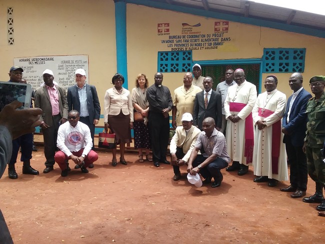 Autorités Provinciales, Evêques, Partenaires de Caritas Allemagne et Caritas Congo Asbl au lancement du projet