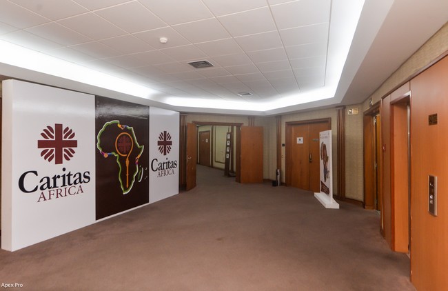 Caritas-Africa-_-couloir-8a8