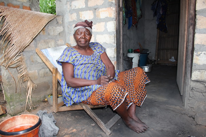 Vieillarde_personne_Ag-26e