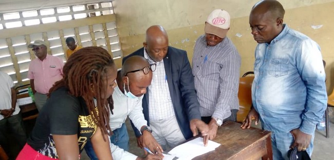 Travaux en carrefours lors de la formation sur les techniques agricoles et avicoles