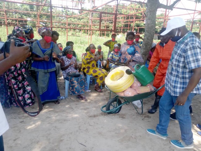 Kinshasa-des-associations-feminies-recoivent-785