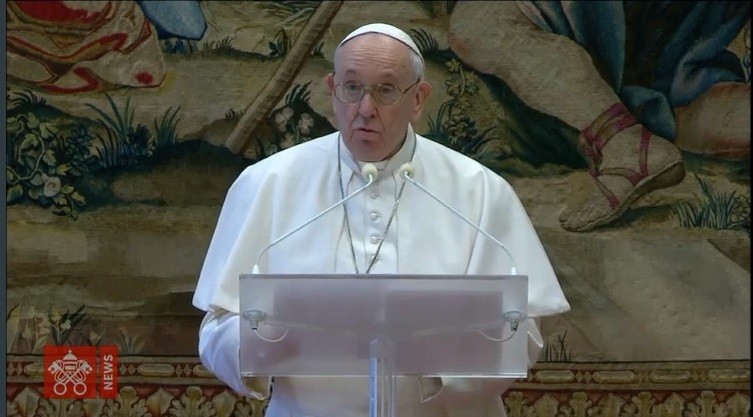 Pape-Urbi-et-orbi-2020-735
