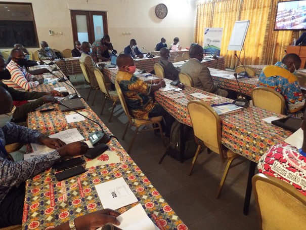 AAAAAAAateliercovid-797