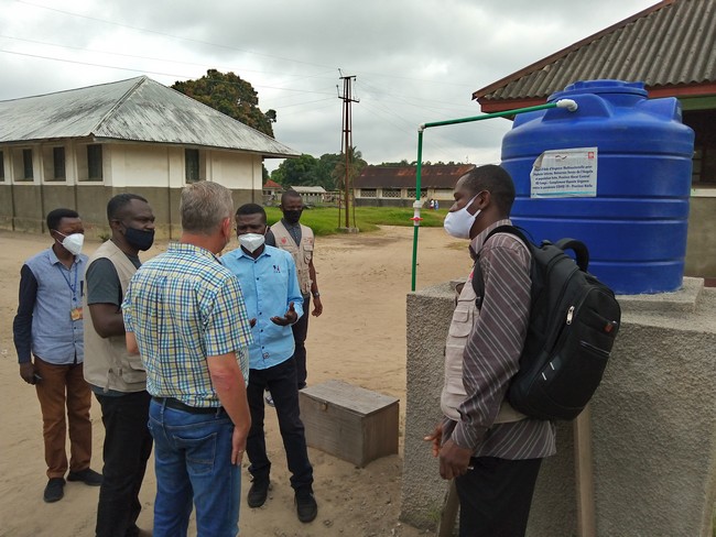 Point d'eau installé par Caritas à HGR d'Idiofa