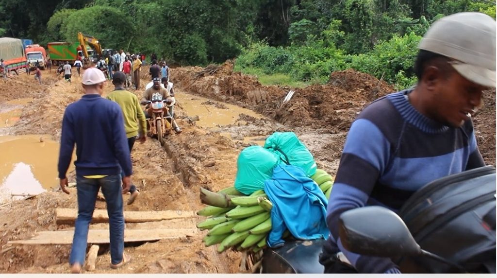 PK-44-vers-Nia-Nia-moto-48d