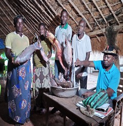 Des-poissons-fruit-du-projet-Un-Monde-Sans-Faim-Mobayi-Mbongo-8ed