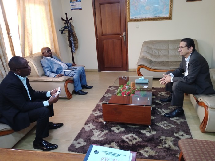 Coordonnateur-Humanitaire-chez-Caritas_bureau-266