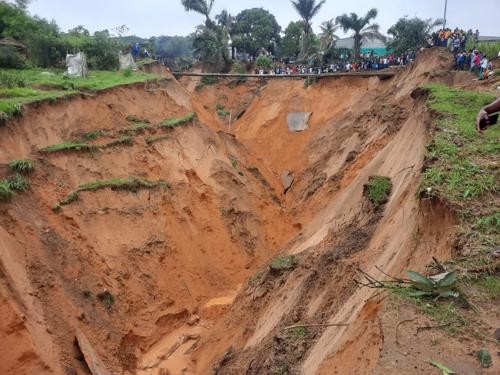 Route_coupe__Matadi_Kibala_Radio_Okapi-f96