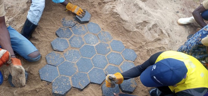 Bukavu_des_jeunes_traitent_des_dchets_plastiques-751