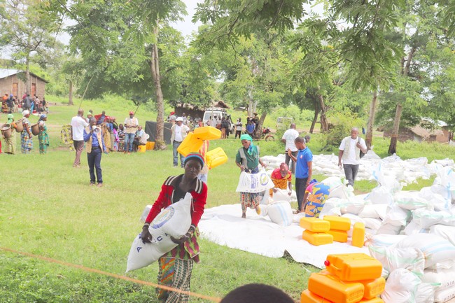 Uvira_aide__500_mnages_dplacs_sac_farine-5ac