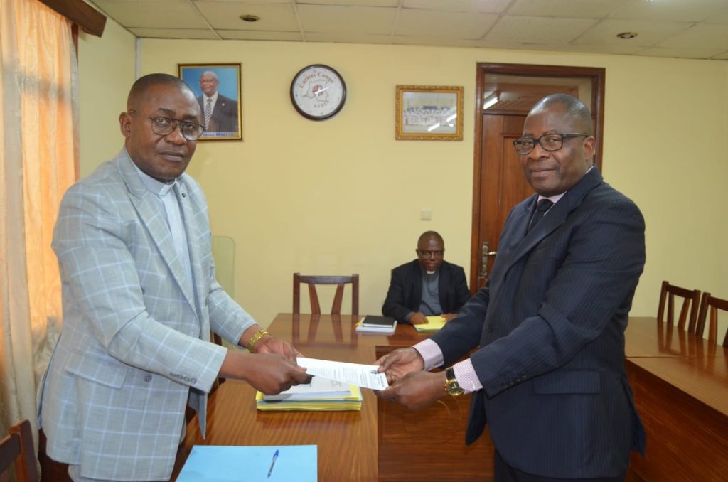 Secrtaires_Excutifs_entrant_et_sortant-bc7