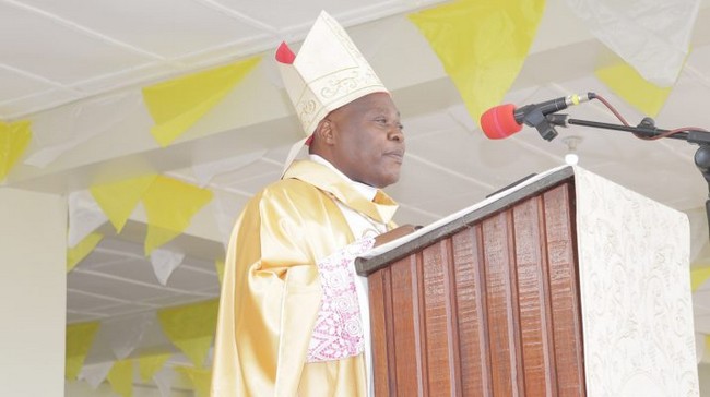 Bunia_Mgr_Uringi-fa5